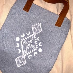 Nena & Co. AOTM -clutch